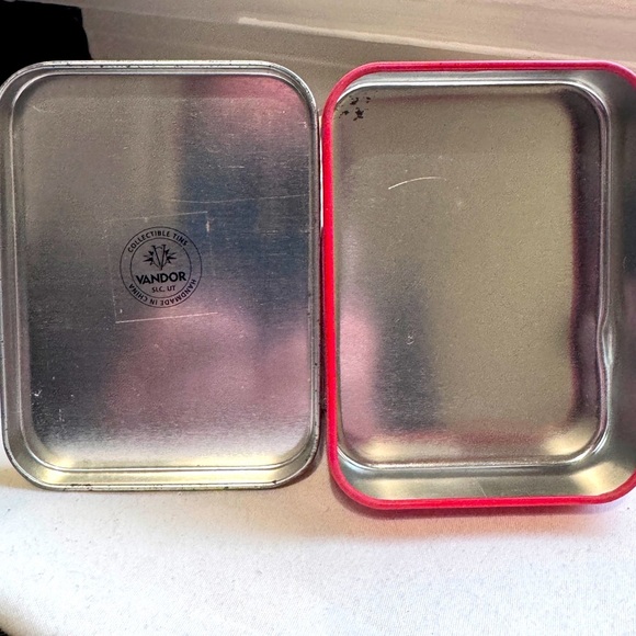 ✨HOST PICK✨ Vintage 2003 Betty Boop Tin Box with Flame Design - Picture 5 of 16